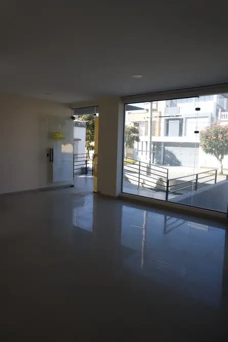 Foto de Próximo a la Av. Blanco Galindo LOCAL COMERCIAL EN ANTICRETICO