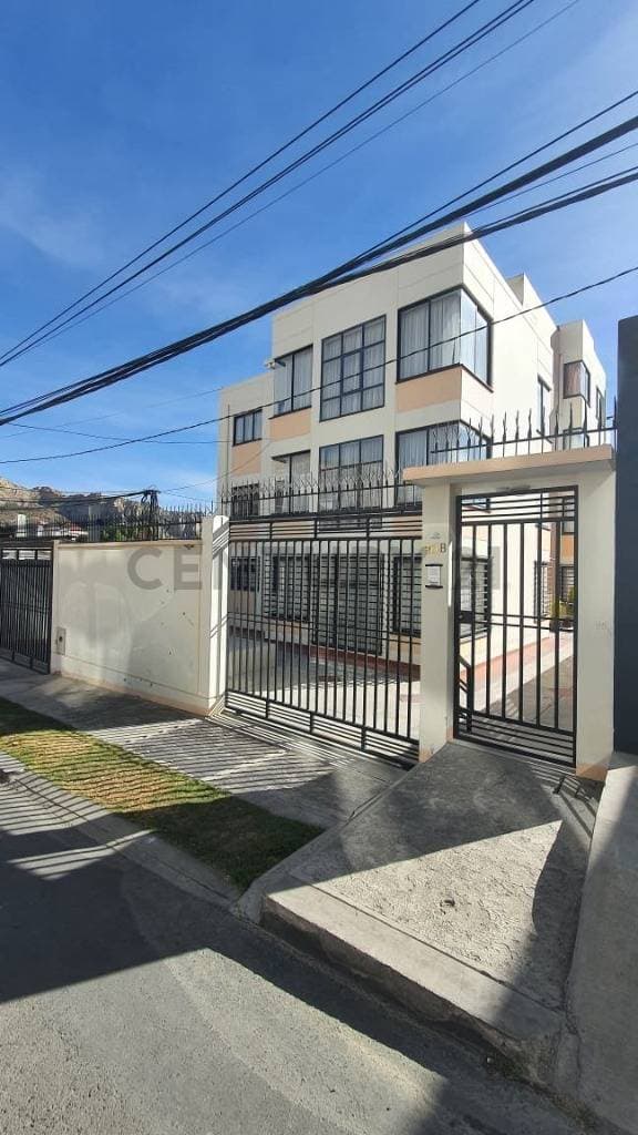 Foto de DEPARTAMENTO AMOBLADO EN ALQUILER LOS PINOS