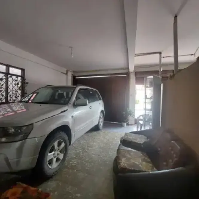 Foto de CASA SOBRE AVENIDA CON ESPACIO COMERCIAL EN VENTA