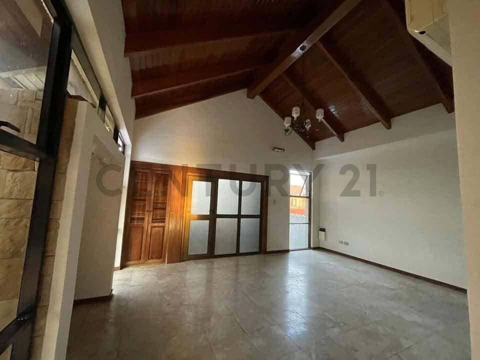 Foto de CASA INDEPENDIENTE EN ALQUILER A UNA CUADRA DE LA AVENIDA SANTOS DUMONT
