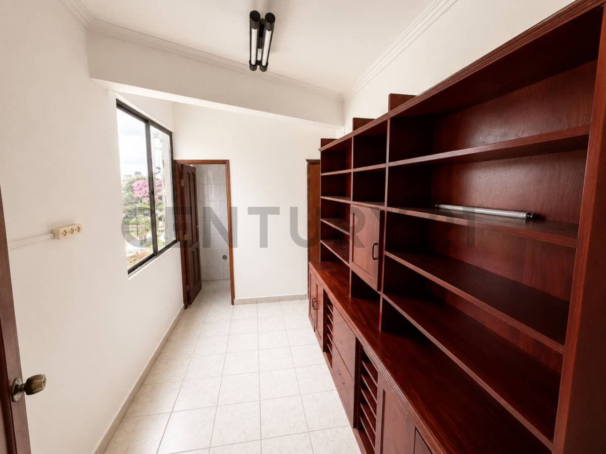 Foto de OFICINAS EN ALQUILER – EDIFICIO LEGAL CONSULT