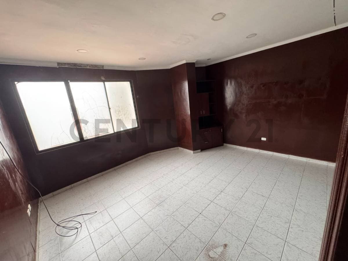Foto de OFICINAS EN ALQUILER – EDIFICIO LEGAL CONSULT