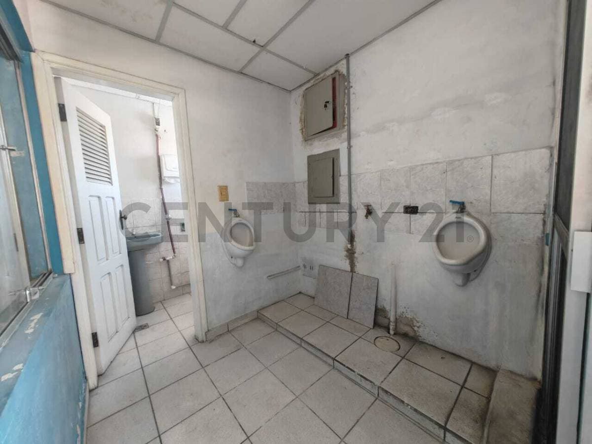 Foto de LOCAL COMERCIAL EN ALQUILER SOBRE AVENIDA EN ZONA NORTE