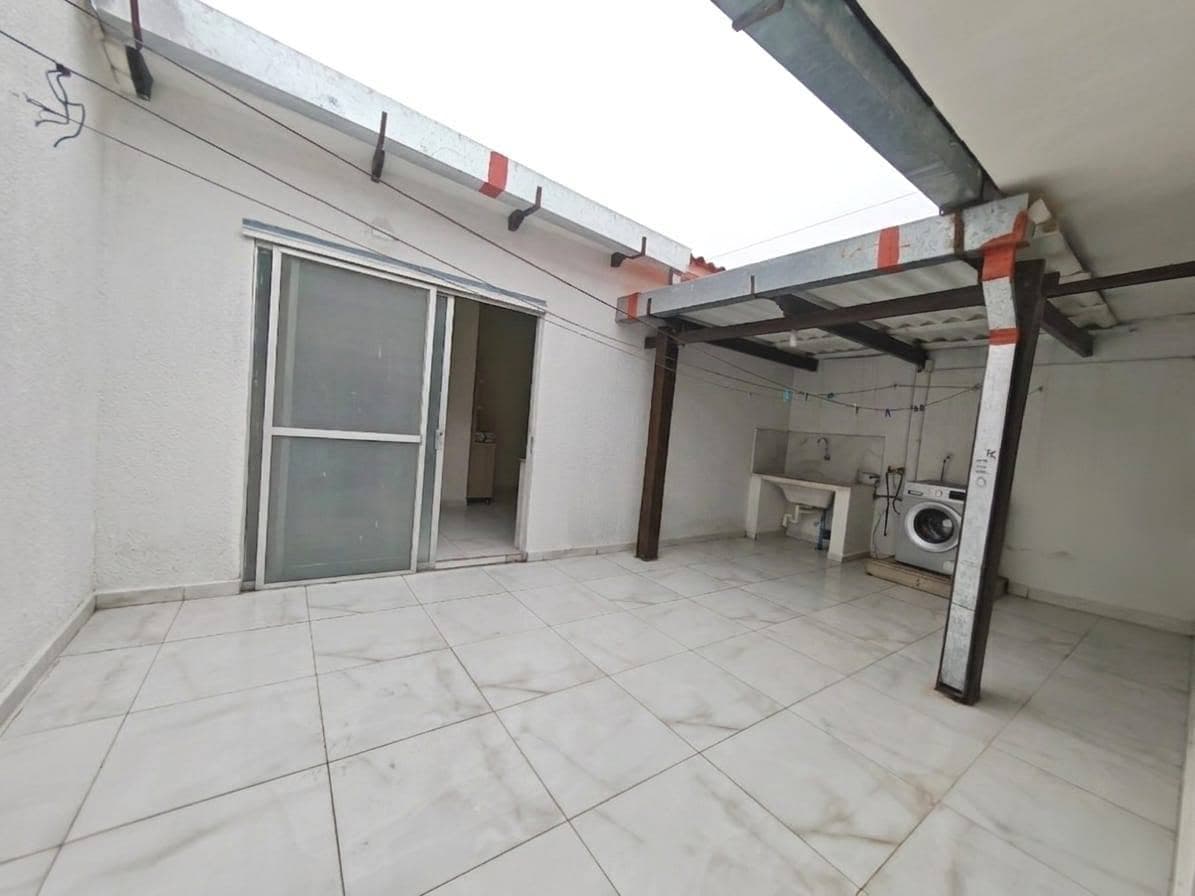 IDEAL PARA VIVIENDA O EMPRESA,CASA EN ANTICRETICO,ZONA EXPOCRUZ AV ROCA CORONADO
