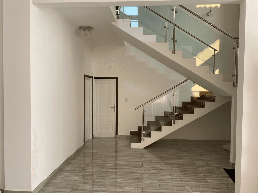 CASA EN VENTA URUBÓ A ESTRENAR
