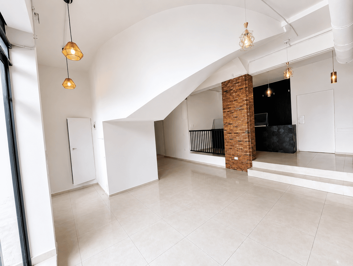 Hermoso Local Commercial en Equipetrol en alquiler a pasos de la Av San Martin