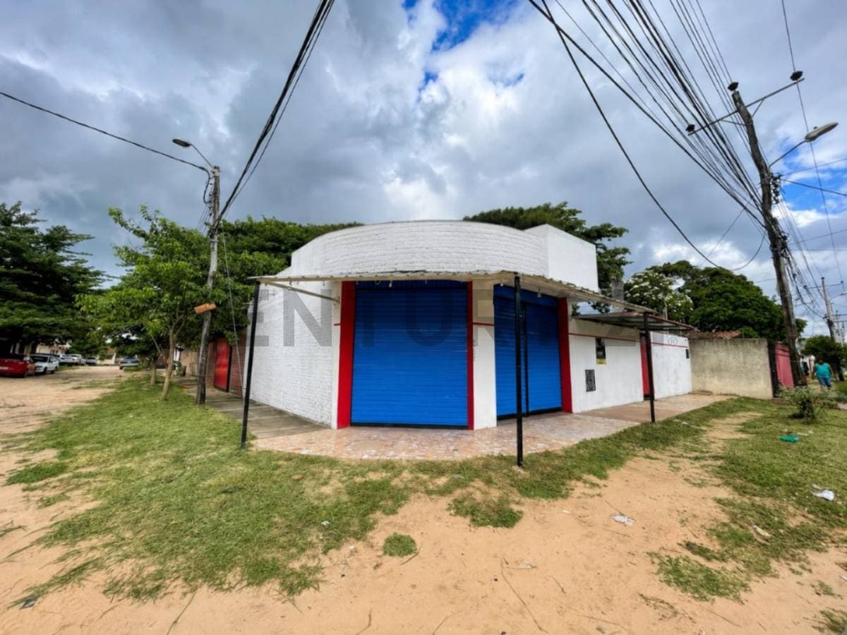 Foto de LOCAL EN ALQUILER SOBRE LA AVENIDA LOS CHACOS