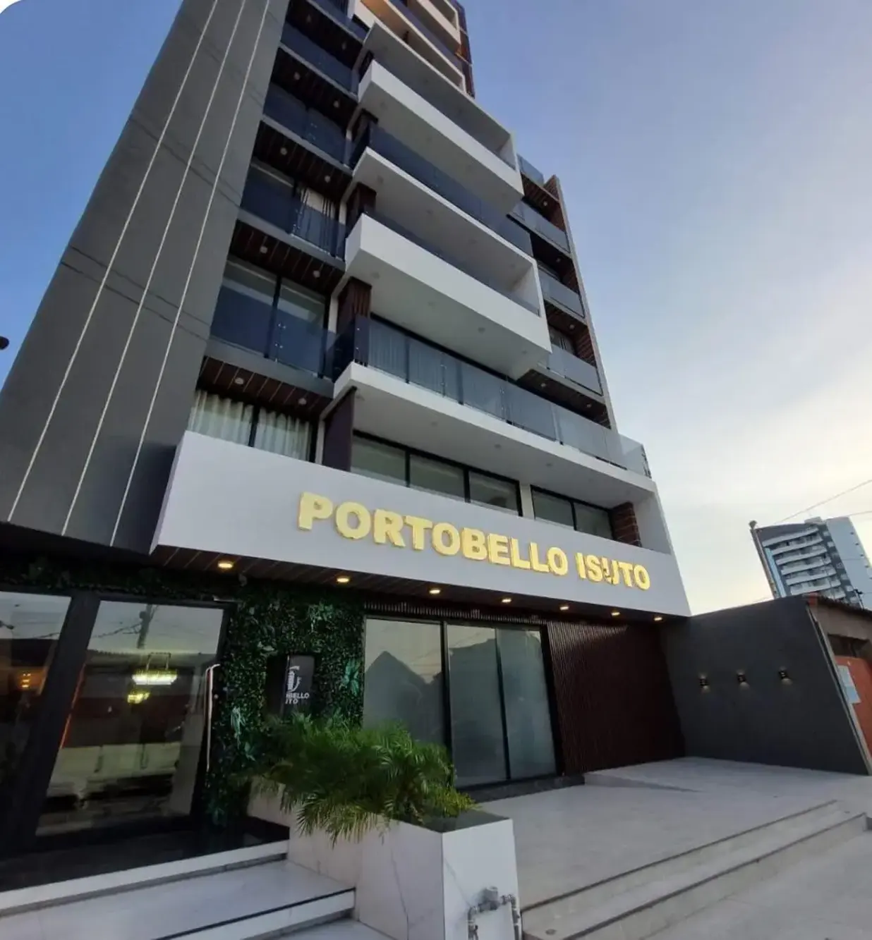 Foto de DEPARTAMENTO EN ANTICRETICO – 1 DORMITORIO TOTALMENTE AMOBLADO Y EQUIPADO | ZONA CANAL ISUTO - EQUIPETROL