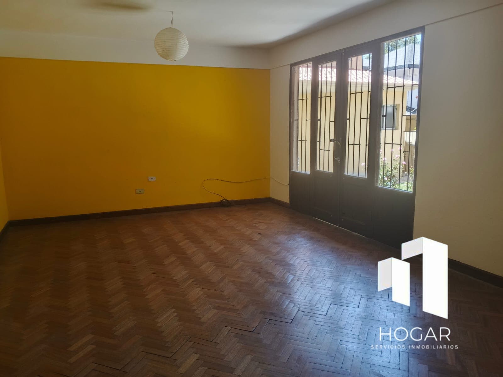 Casa semi independiente en alquiler Parque Lincoln