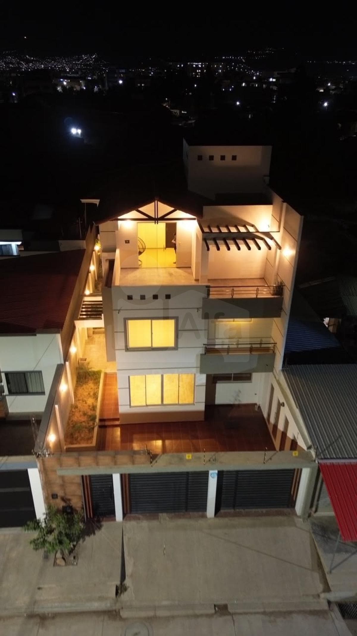 Foto de 🏡🔥 ¡CASA DE LUJO A ESTRENAR EN VENTA Capacachi – Colcapirhua🔥🏡