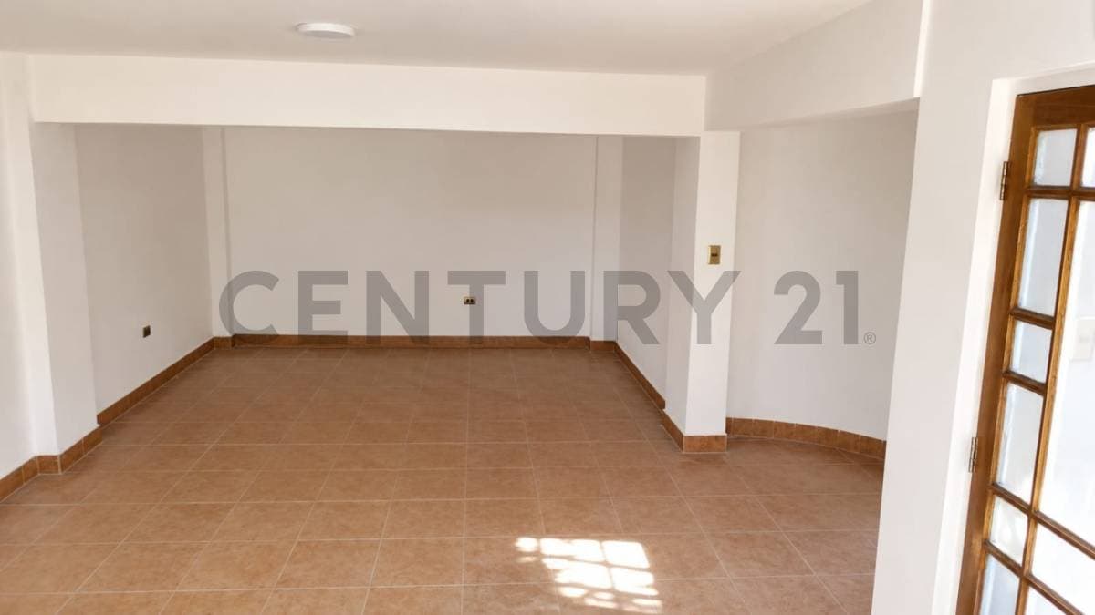 Foto de CASA COMERCIAL EN ALQUILER