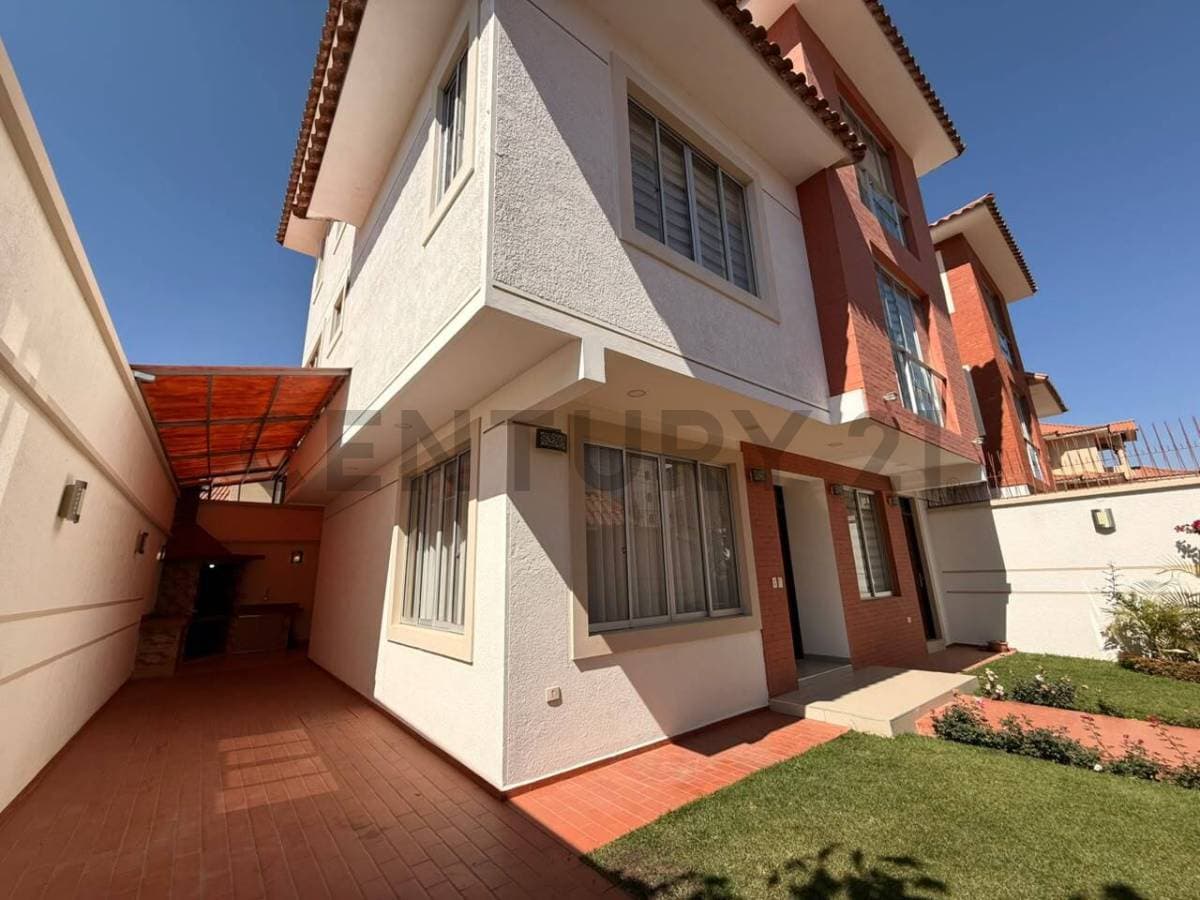 Foto de CASA FAMILIAR EN VENTA — ESPACIO, COMODIDAD Y ESTILO