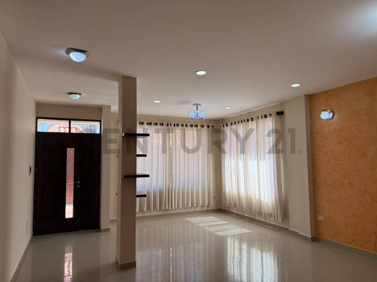 Foto de CASA FAMILIAR EN VENTA — ESPACIO, COMODIDAD Y ESTILO