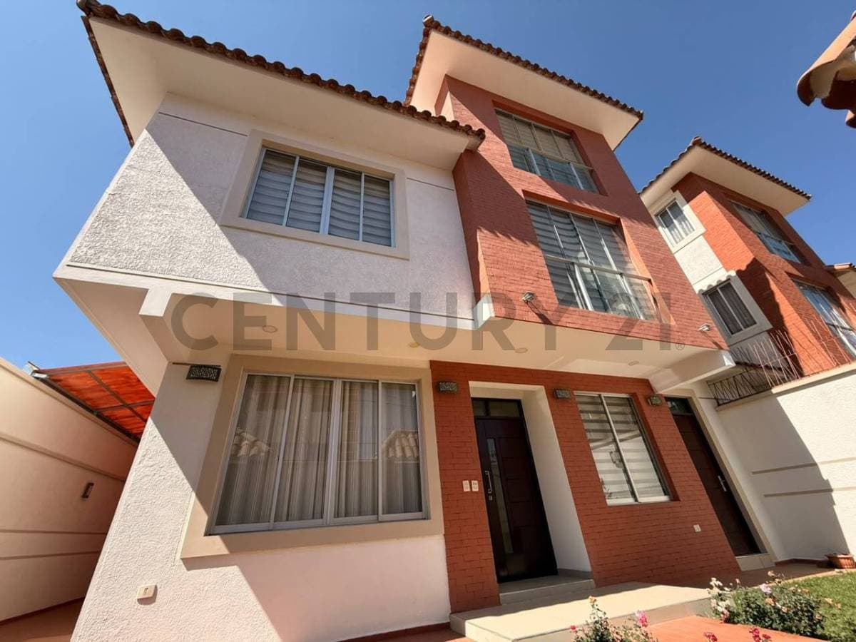 Foto de CASA FAMILIAR EN VENTA — ESPACIO, COMODIDAD Y ESTILO