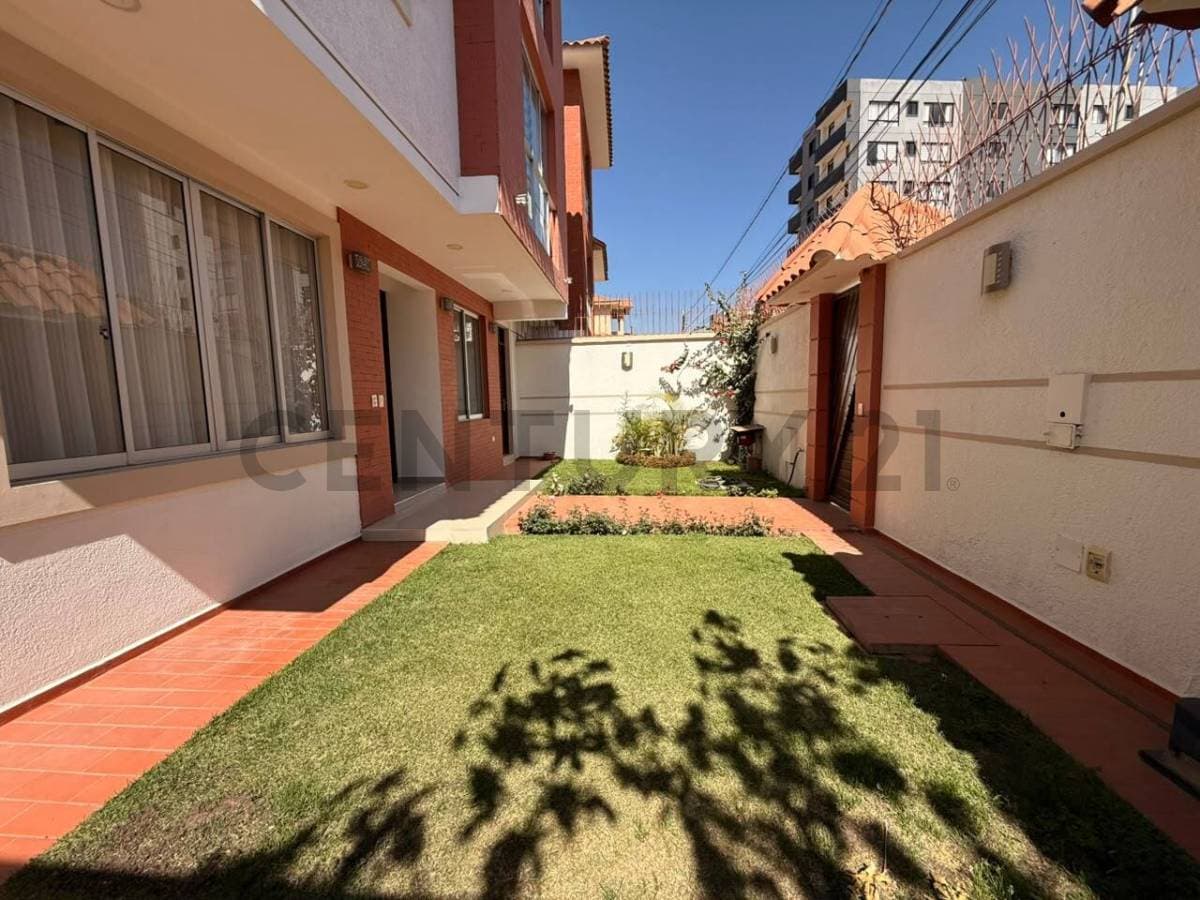 Foto de CASA FAMILIAR EN VENTA — ESPACIO, COMODIDAD Y ESTILO