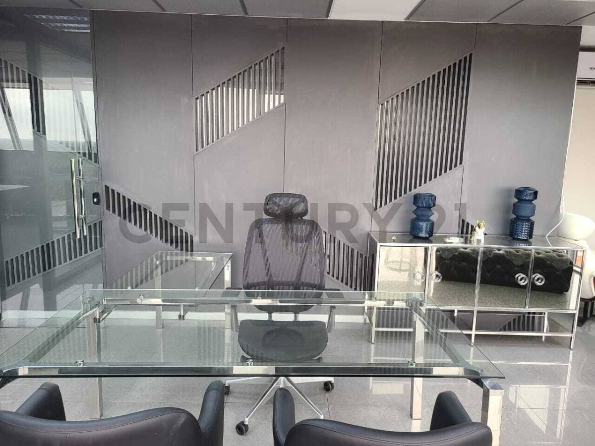 Foto de OFICINA DE LUJO EN ALQUILER CON 2 GARAJES Y 2 BAULERAS