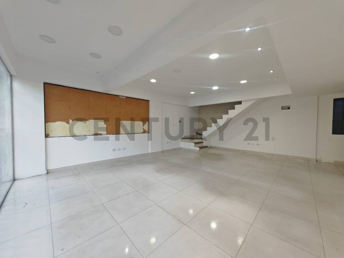 Foto de LOCAL COMERCIAL U OFICINA EN ALQUILER