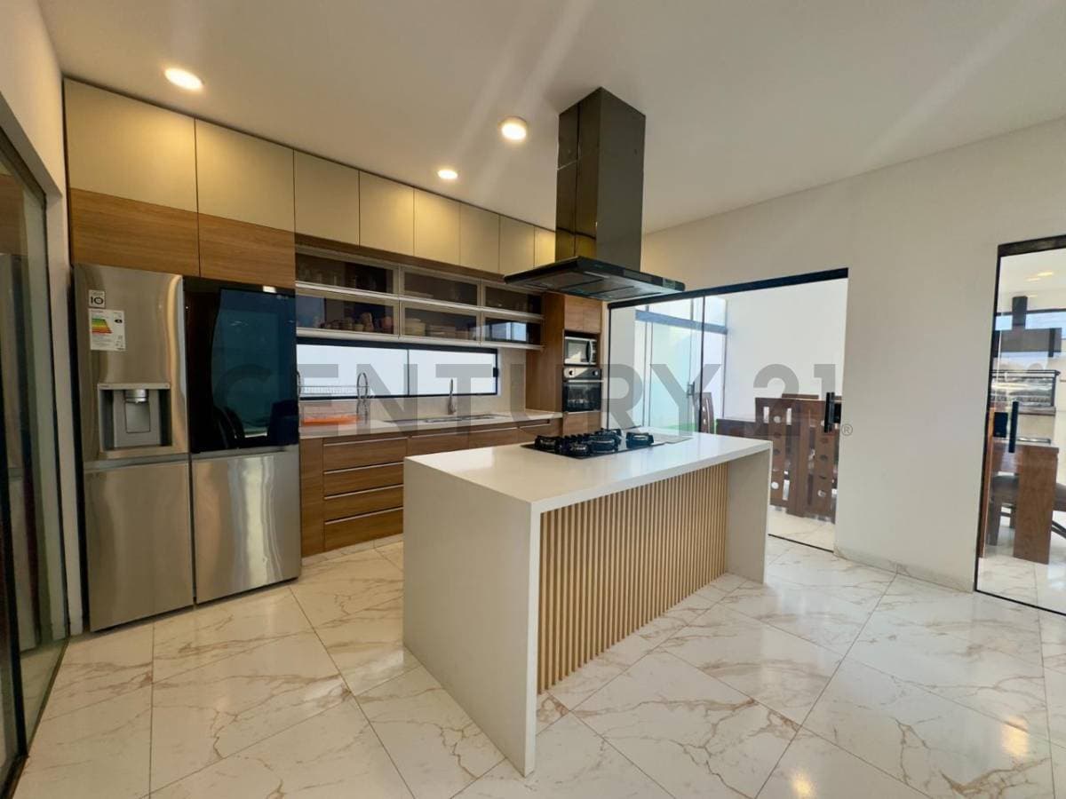 Foto de EN ALQUILER CASA AMOBLADA DE 5 DORMITORIOS EN MAR ADENTRO