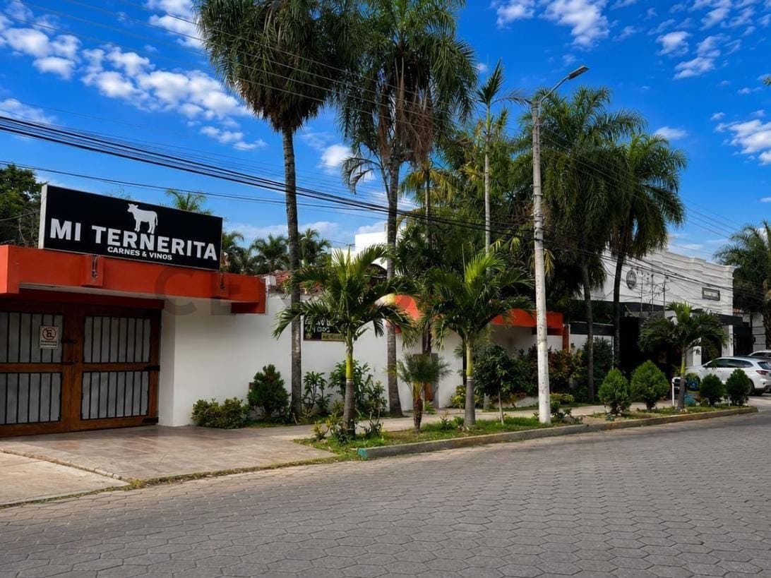 Foto de EXLUSIVO LOCAL COMERCIAL AMOBLADO EN ALQUILER