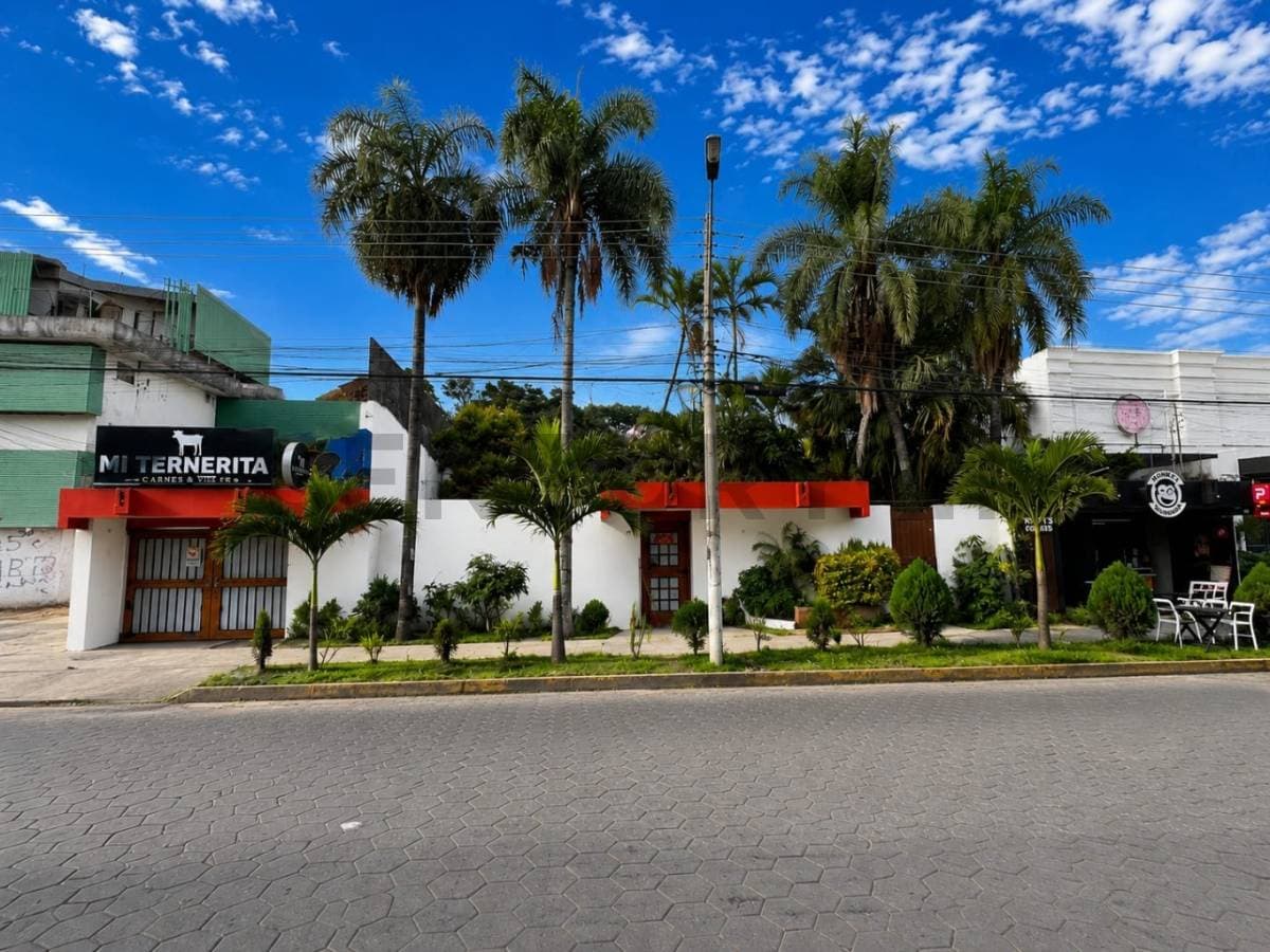 Foto de EXLUSIVO LOCAL COMERCIAL AMOBLADO EN ALQUILER