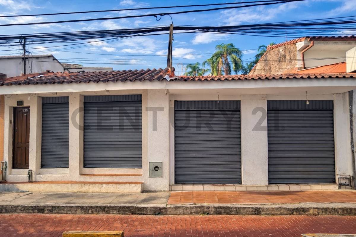 Foto de EN VENTA CASA COMERCIAL ZONA MERCADO LOS POZOS