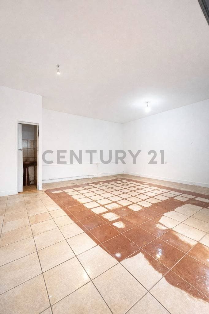 Foto de EN VENTA CASA COMERCIAL ZONA MERCADO LOS POZOS