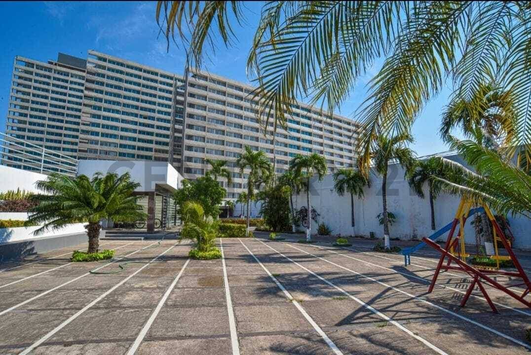 Foto de Casa con 3 suites en planta baja en venta, dentro de condominio