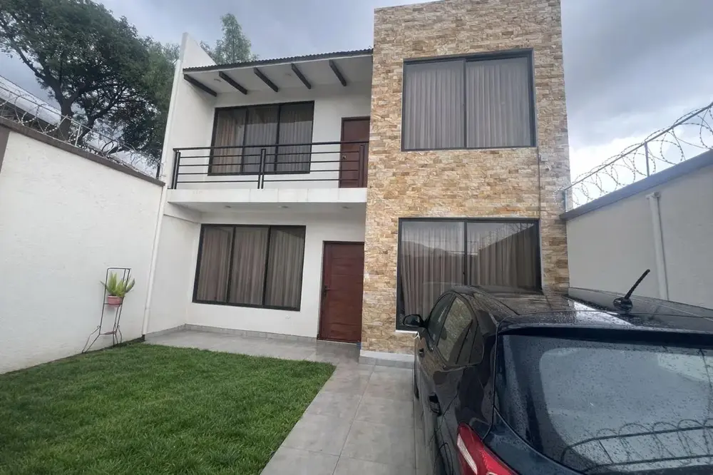 Foto de La casa que tu familia merece: amplitud, confort y diseño en cada espacio.