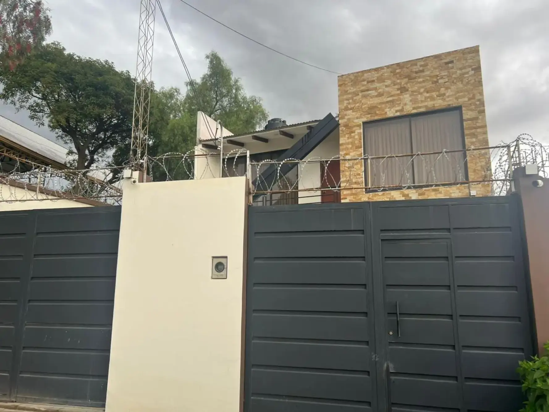 Foto de La casa que tu familia merece: amplitud, confort y diseño en cada espacio.