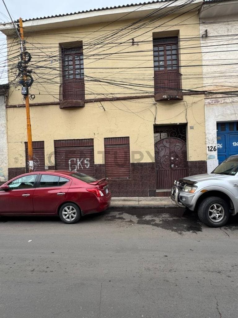 Foto de CASA EN VENTA COMO LOTE EN EL CENTRO DE COCHABAMBA
