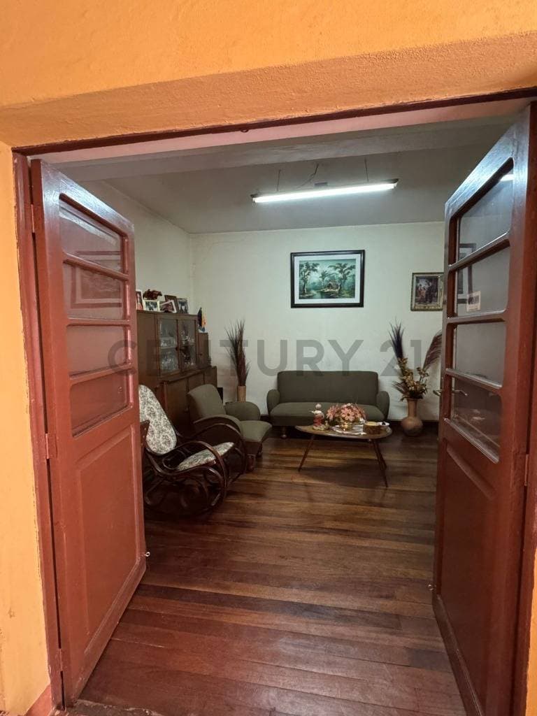 Foto de CASA EN VENTA COMO LOTE EN EL CENTRO DE COCHABAMBA
