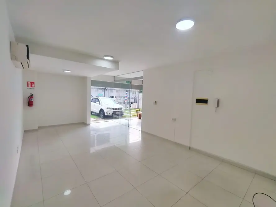 Foto de 🏢 LOCAL COMERCIAL EN ALQUILER | EQUIPETROL |