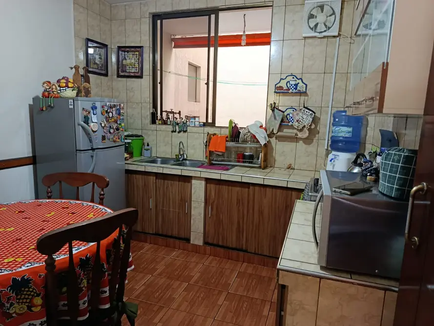 Foto de Casa Comercial con Locales y Departamentos en Venta en el Centro de Tarija – Barrio El Molino