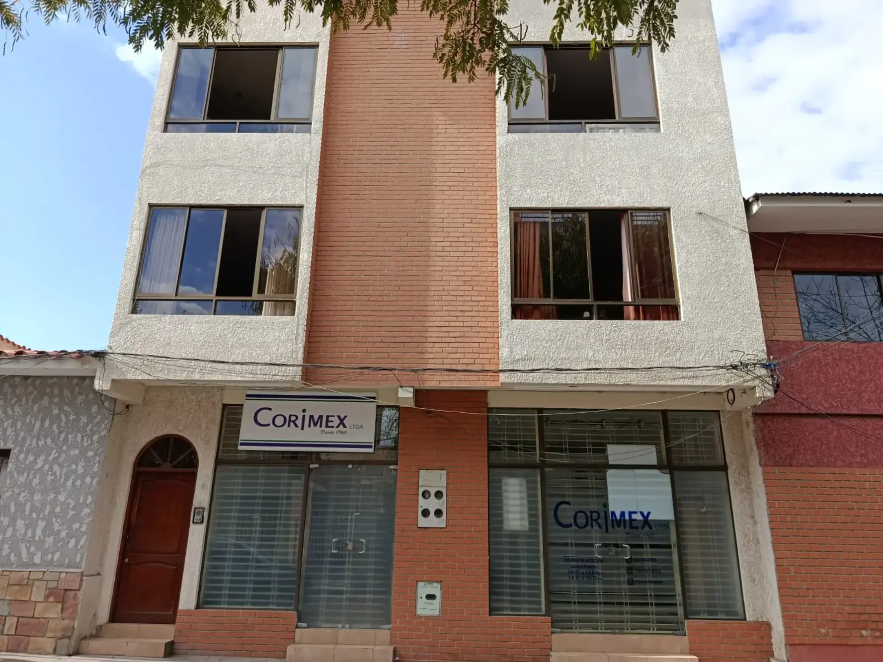 Foto de Casa Comercial con Locales y Departamentos en Venta en el Centro de Tarija – Barrio El Molino