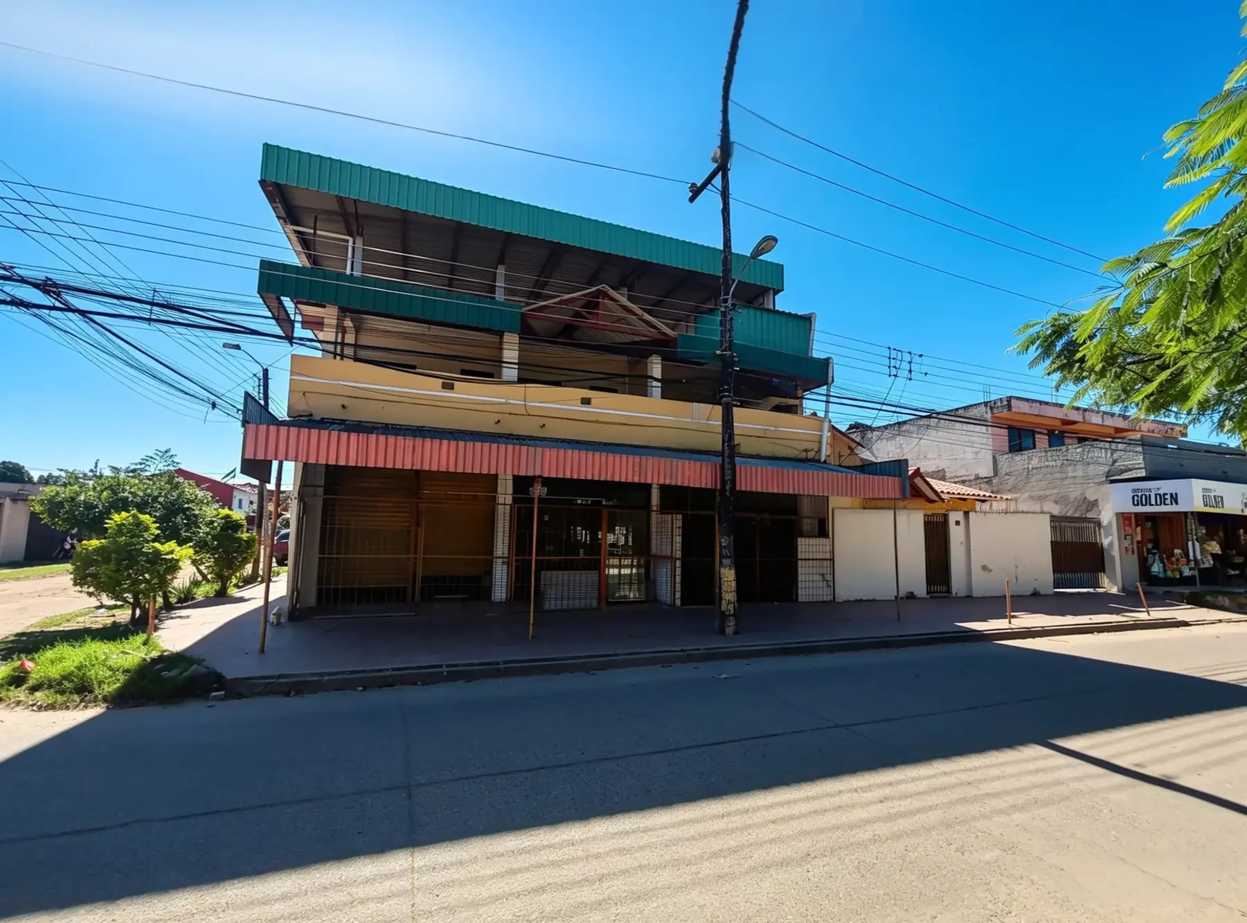 Foto de CASA COMERCIAL EN VENTA AV. BENI 7MO ANILLO A 2 CUADRAS DEL MERCADO NUEVO LOS POZOS