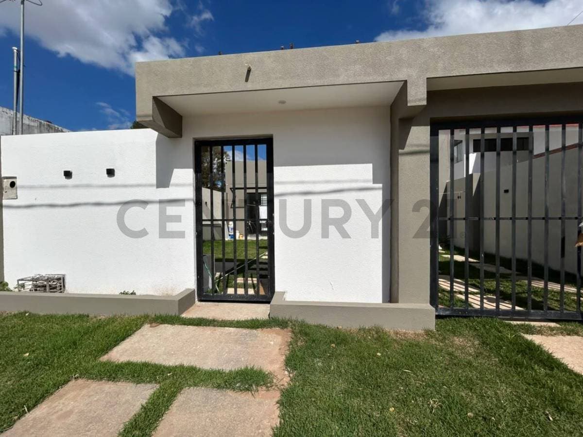 Foto de CASA AMOBLADA EN ALQUILER | Zona Norte Cond. Olivos del Norte (Av. Banzer