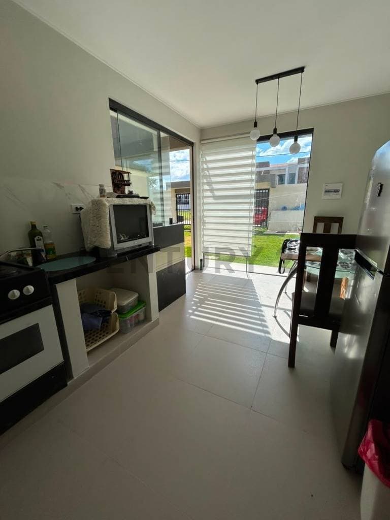 Foto de CASA AMOBLADA EN ALQUILER | Zona Norte Cond. Olivos del Norte (Av. Banzer