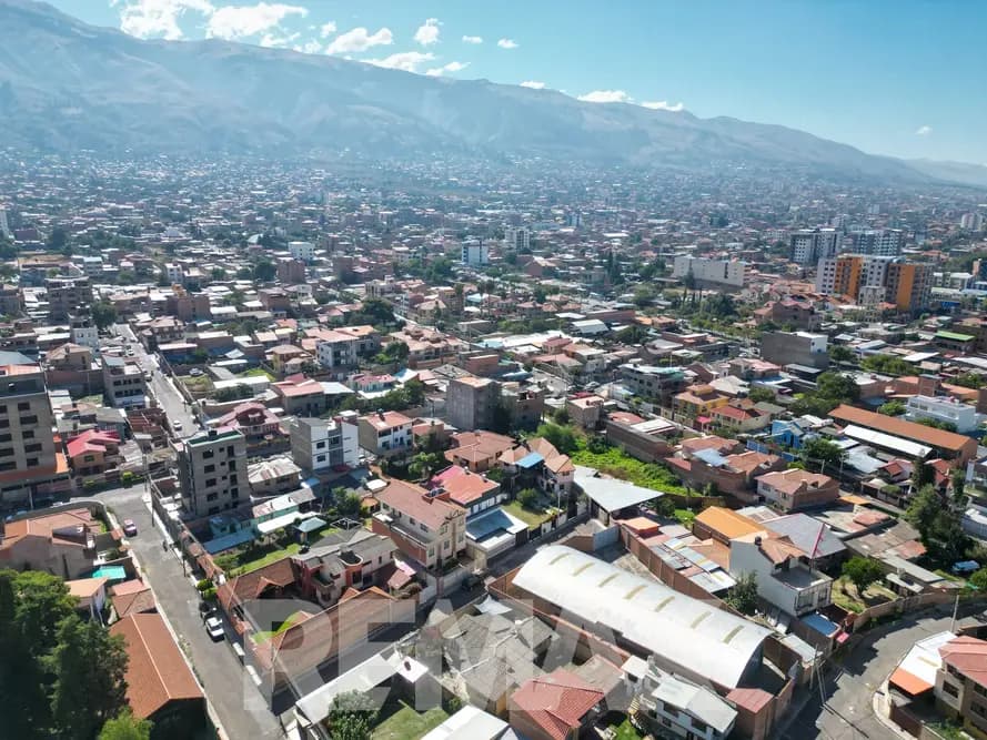 Foto de LOCAL COMERCIAL TIPO ALMACÉN CON OFICINAS | PRÓXIMO CRUCE TAQUIÑA