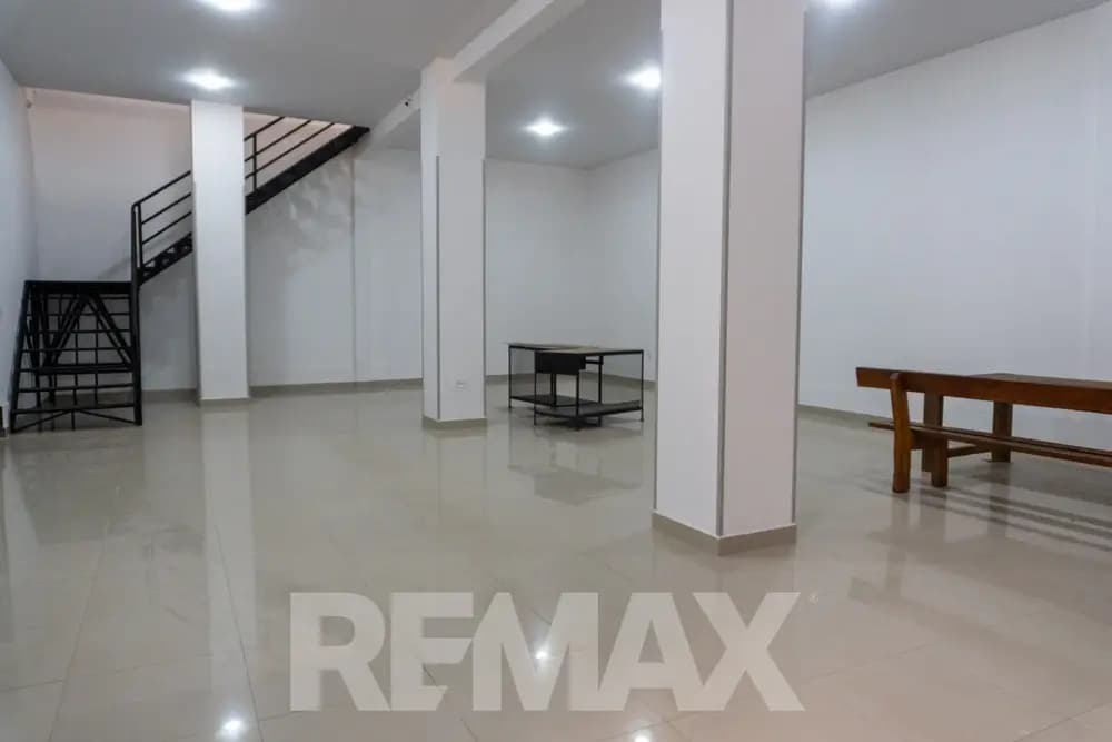 Foto de LOCAL COMERCIAL TIPO ALMACÉN CON OFICINAS | PRÓXIMO CRUCE TAQUIÑA