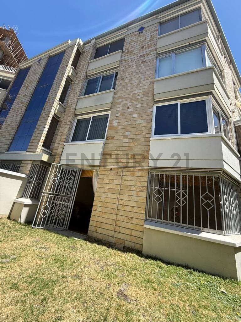 Foto de Comodo amplio y centrico departamento en alquiler CALACOTO