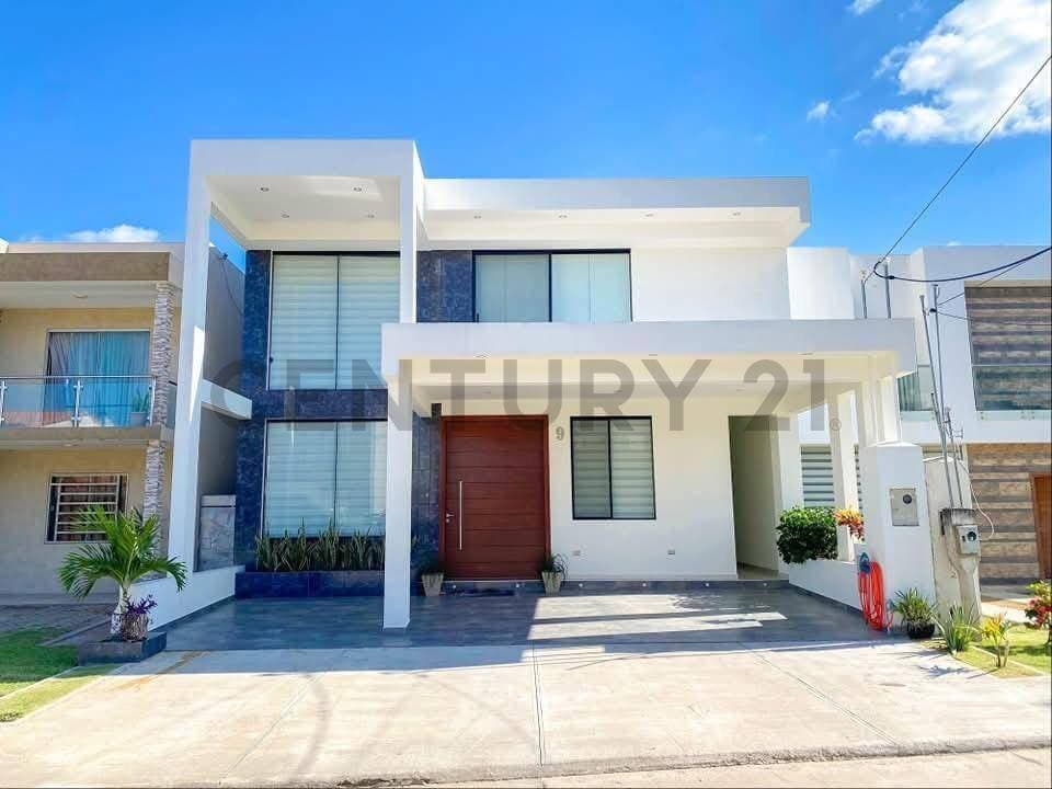 Foto de EN VENTA | CASA DE LUJO Condominio Privado Valle Norte II