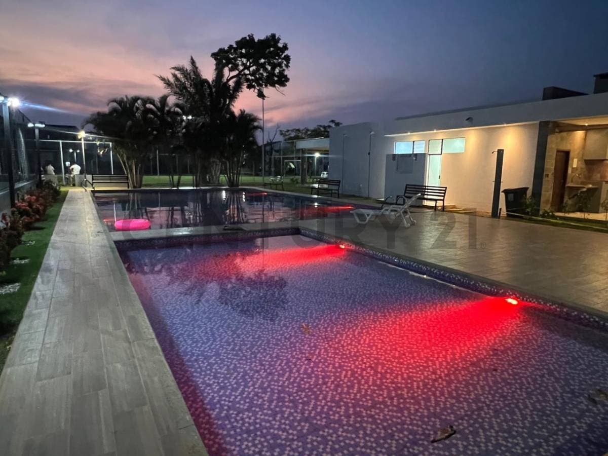 Foto de EN VENTA | CASA DE LUJO Condominio Privado Valle Norte II