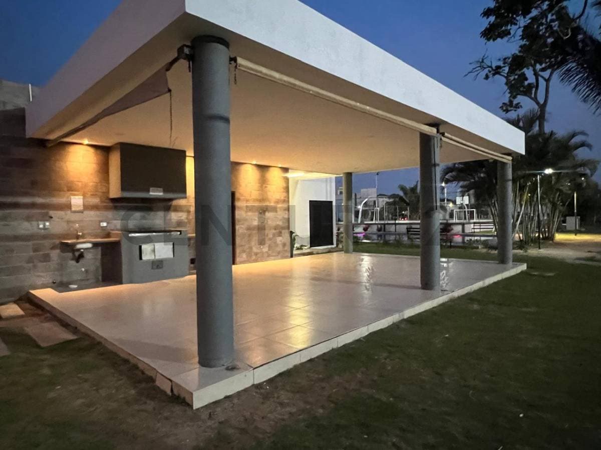 Foto de EN VENTA | CASA DE LUJO Condominio Privado Valle Norte II