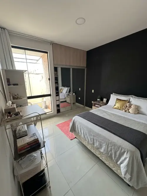Foto de CASA EN VENTA – INVERSIÓN + VIVIENDA EN UNA SOLA PROPIEDAD Ubicación Zona Este, Av. Virgen de Cotoca 9no anillo, Urbanización Tupa Ruete