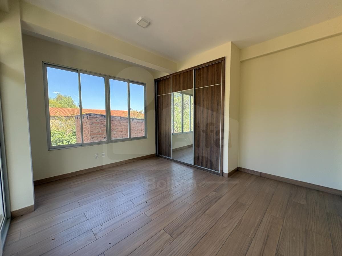 Foto de Departamento de 3 Habitaciones con parqueo Incluido en Av linde