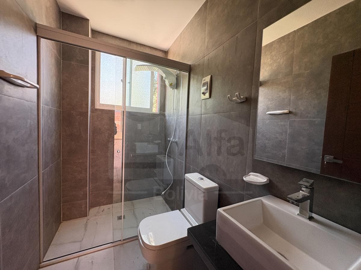 Foto de Departamento de 3 Habitaciones con parqueo Incluido en Av linde
