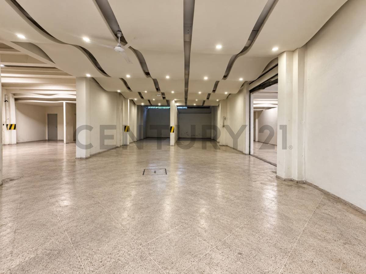 Foto de ALQUILER – Amplio Local Comercial en zona San Francisco.