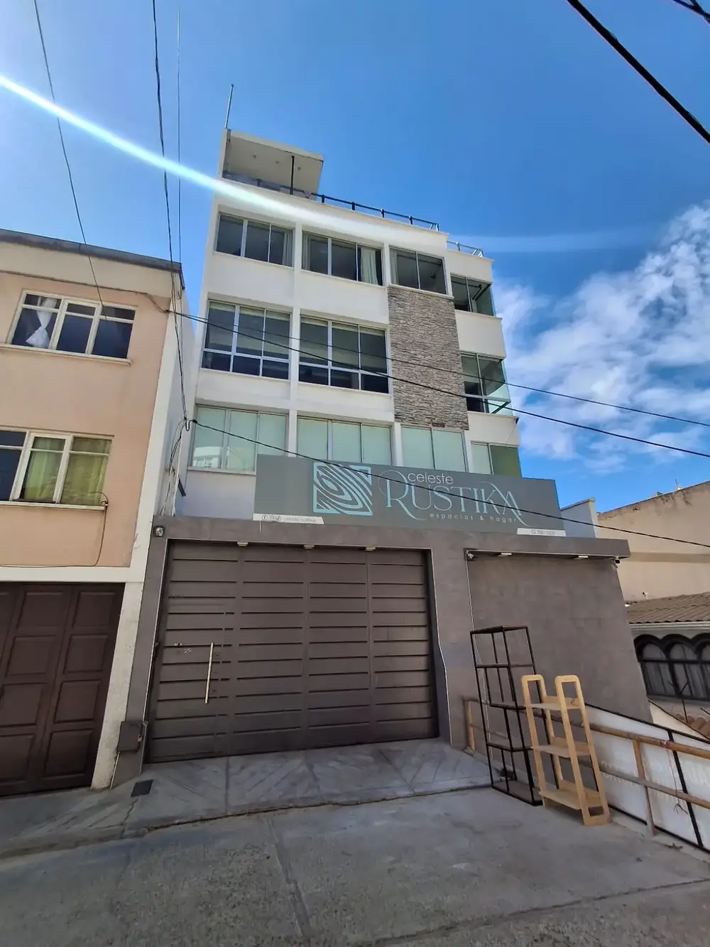 Foto de EDIFICIO FAMILIAR CON ESPACIO COMERCIAL EN VENTA,SOPOCACHI