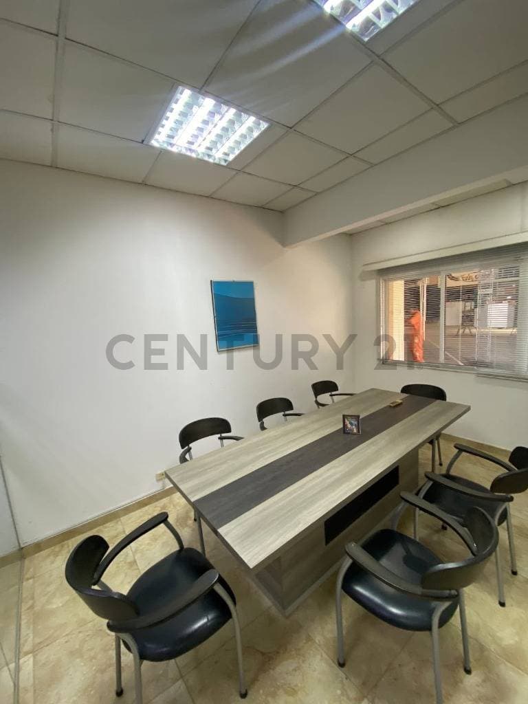 Foto de TUS OFICINAS DISPONIBLES a sólo 2 cuadras del VENTURA MALL SUR