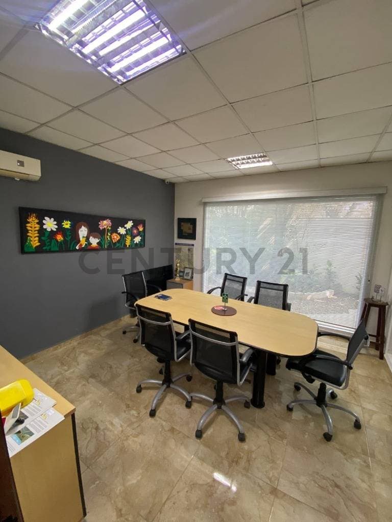 Foto de TUS OFICINAS DISPONIBLES a sólo 2 cuadras del VENTURA MALL SUR